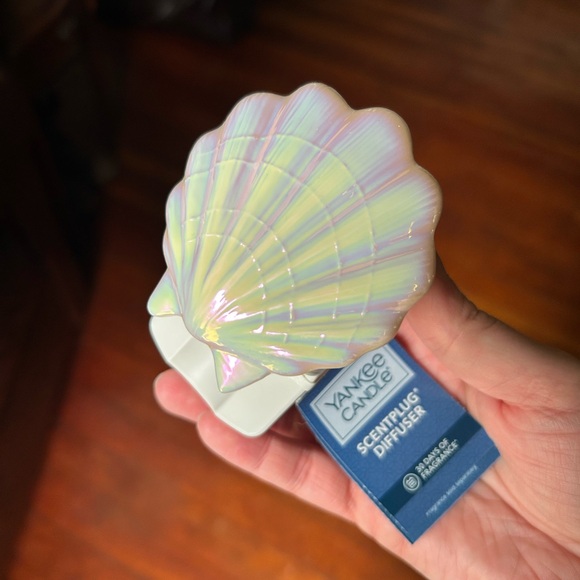 Yankee Candle Scentplug Diffuser and Clean Cotton Scent Refill - Picture 1 of 5